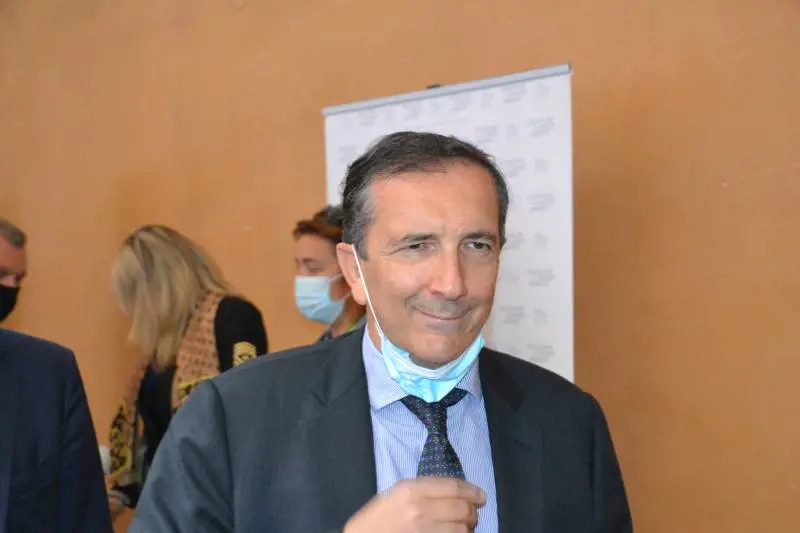 Tim aggiorna le previsioni: pesa il nuovo costo del calcio