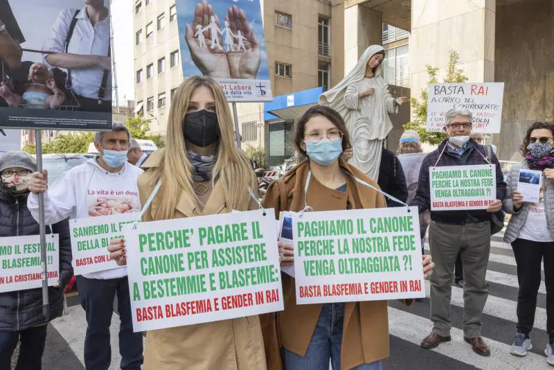 Pro Vita contro la Rai: "Nostri figli indottrinati al gender con immagini blasfeme"