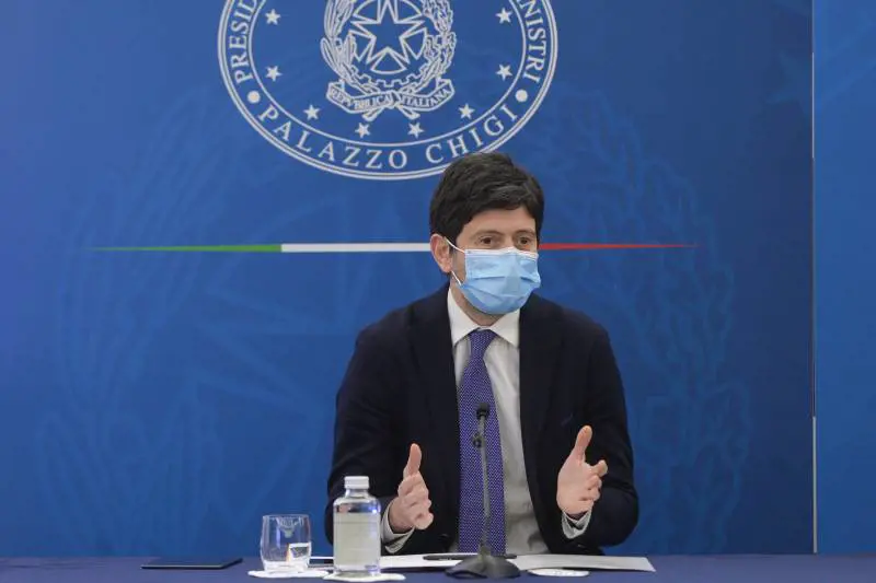 Marche, Veneto e Trento in arancio. Ma mezza Italia resta ancora rossa