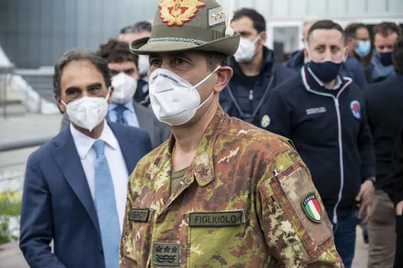 Un decreto per i sanitari No Vax. In arrivo altre 2,8 milioni di dosi