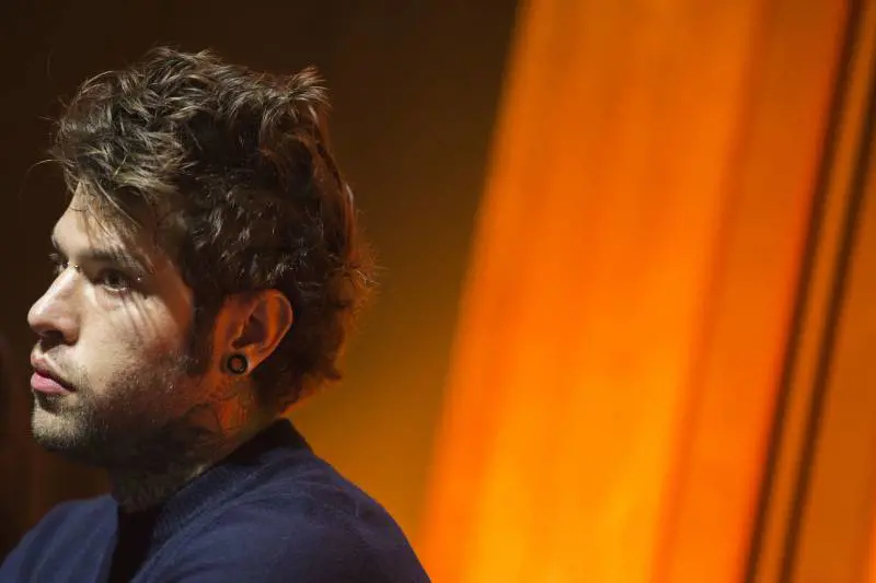 Fedez contro Pillon sul ddl Zan. Pro Vita lo zittisce: "Hai letto il testo?"