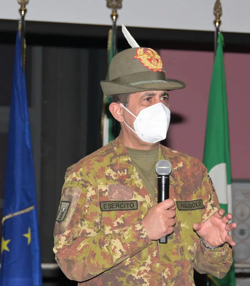 Figliuolo si sfoga: "Ha sempre parlato di me come una persona inutile..."