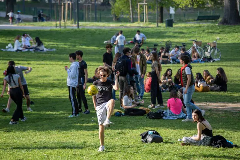 Attenti alle multe di Pasquetta: pic nic e primi bagni a rischio