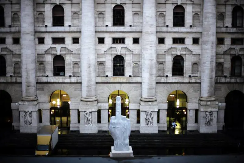Le Borse si spaventano per la variante Delta. Milano affonda (-3,34%)
