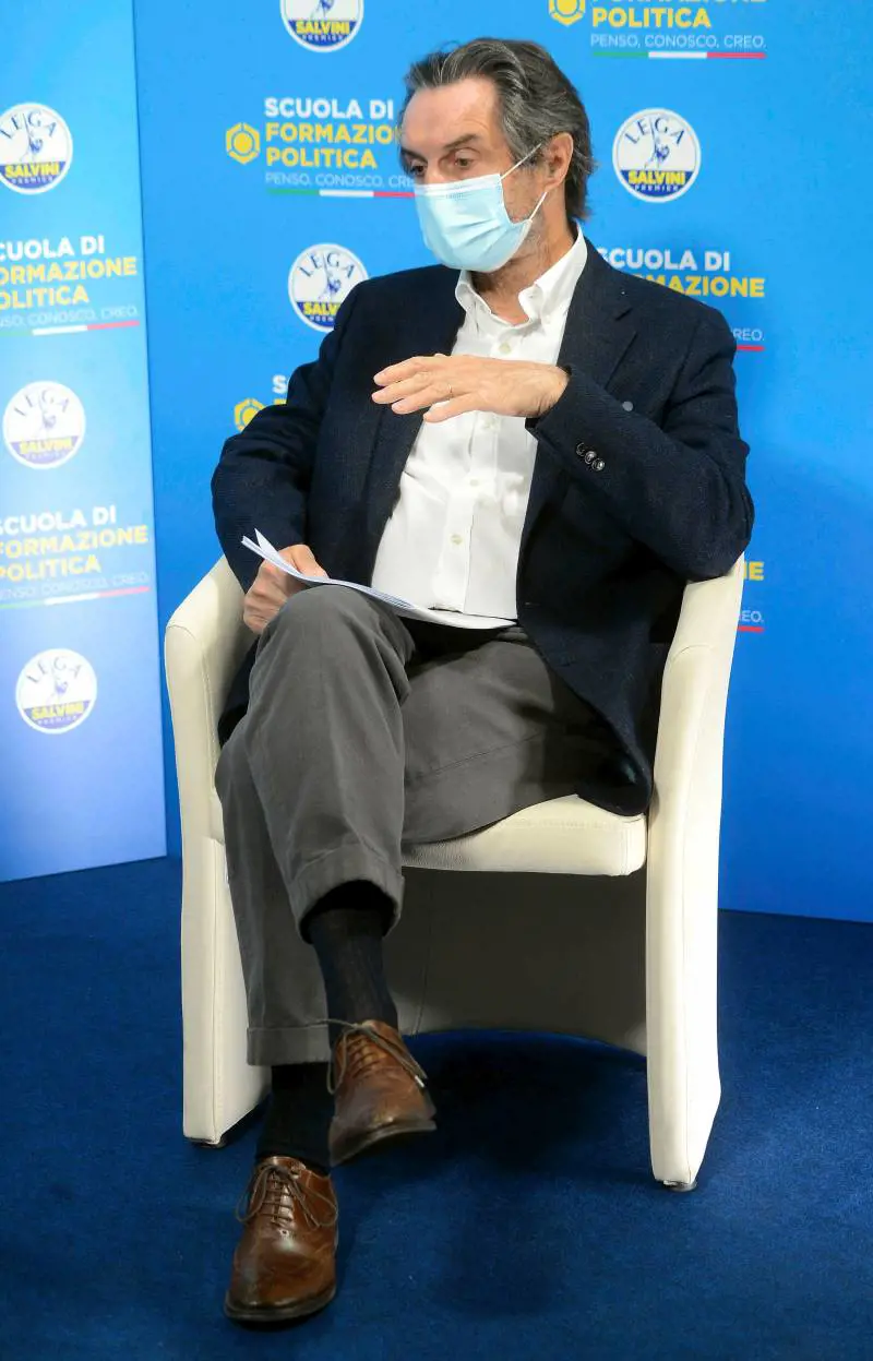 Pressing di Lega e Fi: riaprire dal 20 aprile. Ma Draghi resta cauto