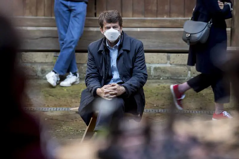 Artisti in piazza contro i calciatori. Franceschini: "Ora tutti uguali"