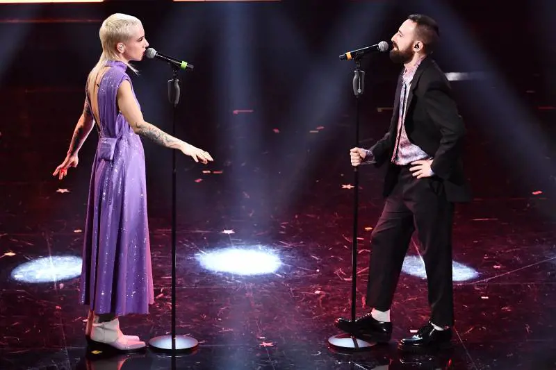 La favola dei Coma_Cose da commessi + a rivelazioni del pop