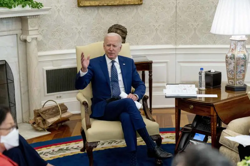 Biden punisce la Russia: espulsioni e ditte bandite. Mosca: "Summit difficile"