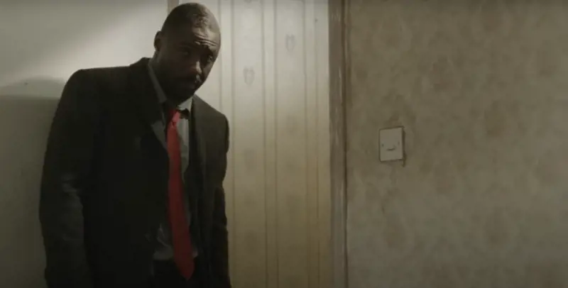 "Luther non è abbastanza nero", la follia della Bbc