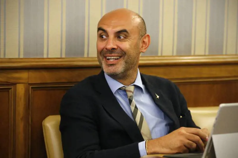 Stop agli ultrà del ddl Zan "Così cancelleremo il gender"