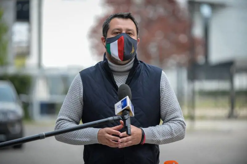 Il gelo di Draghi inchioda Salvini: "Precedente grave. Ne prendo atto"
