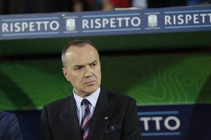 La serie B dribbla il Covid: torneo sospeso