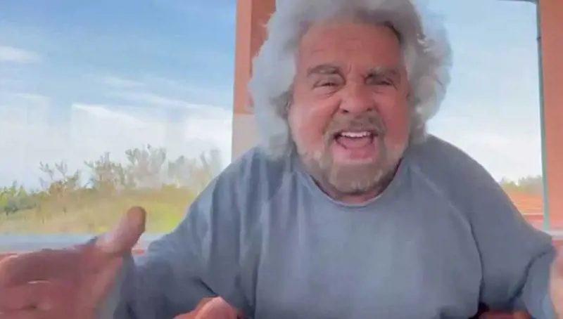 L'imbarazzo dei 5s per Grillo: "Conte acceleri o salta tutto"