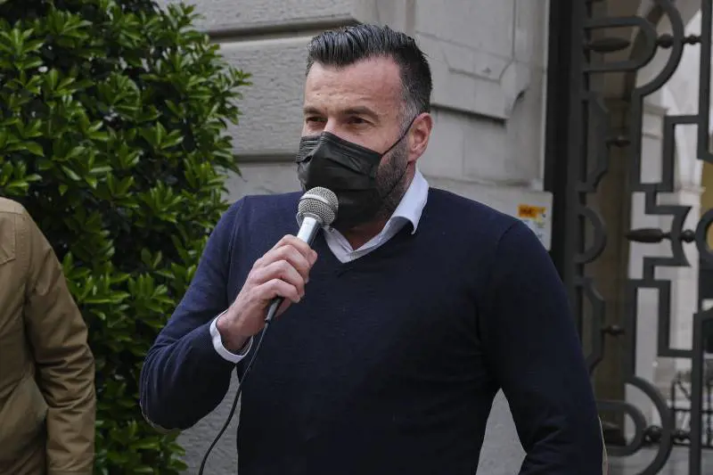 Blitz del centrosinistra sulla "legge omofobia". I vescovi: troppi dubbi