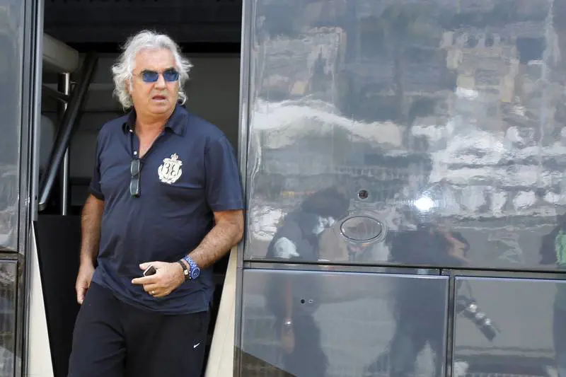 L'affondo di Briatore: ''Pirlo? Come dare la Ferrari ad uno col foglio rosa...''