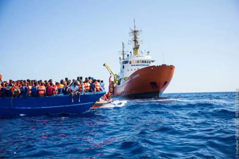 La guardia costiera promuove il ddl Ong: "Le navi avranno subito un porto sicuro"