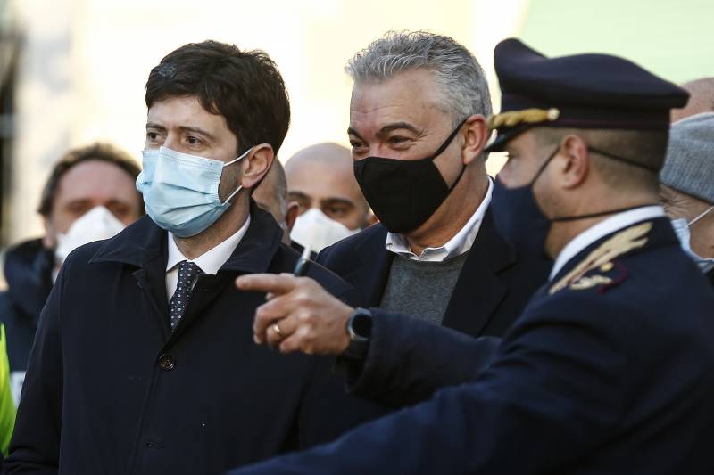 "Mascherine farlocche sdoganate per forza". Pure l’ex Cts Ciciliano inguaia Arcuri e Conte