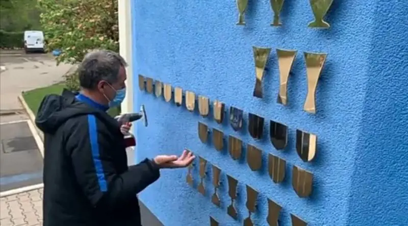 "Qui si lucidano gli scudetti": Conte fa impazzire i tifosi