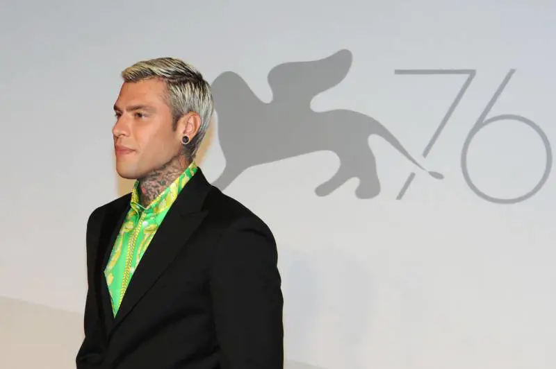 Fedez sacerdote Lgbt, Tiziano Ferro e l'Inter: quindi, oggi...