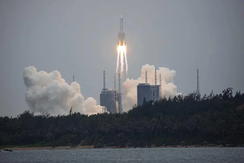 Russia e Cina muovono i satelliti: perché si rischiano davvero delle guerre stellari