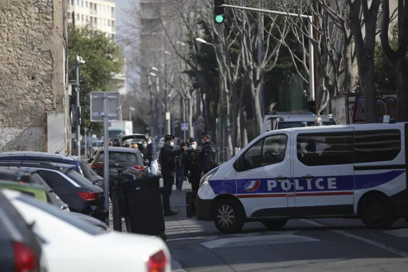 Ex marito spara alla moglie e poi la brucia viva, morta donna di 31 anni