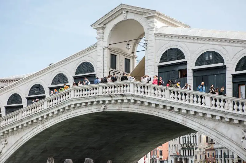 La paura spaventa anche l'economia