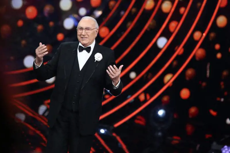 Pippo Baudo spiega l'Abc della tv a chi ulula senza sapere