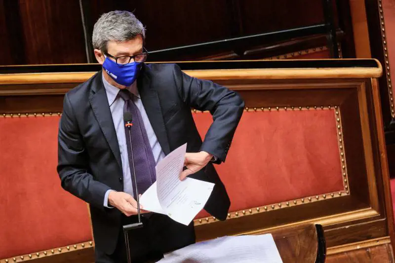 "La riforma costa tanto". Il piano per il welfare divide Orlando e Franco