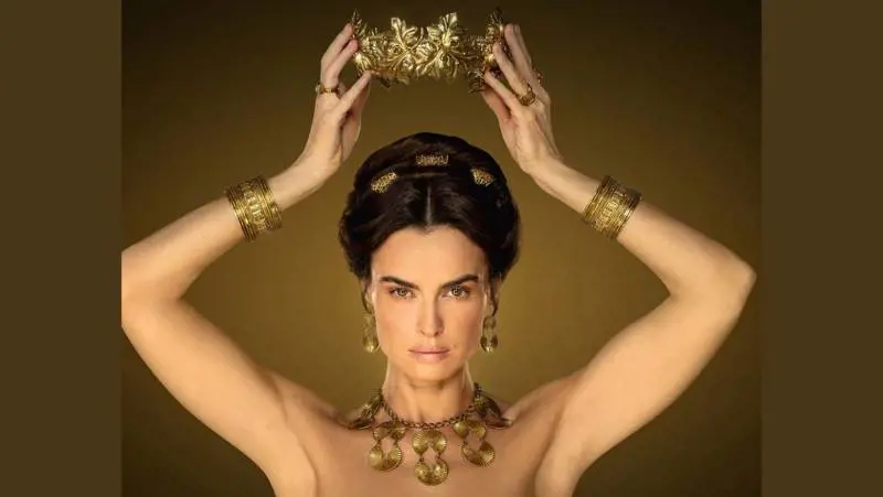 "Domina": serie ambiziosa, astuta e affascinante come la sua protagonista