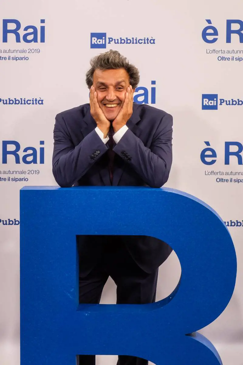 Quest'estate il "Pranzo è servito" da Insinna. In autunno invece arriva Alessandro Cattelan