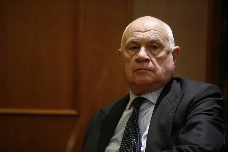 "È un processo politico. Indegno pubblicare il conto corrente di Renzi"