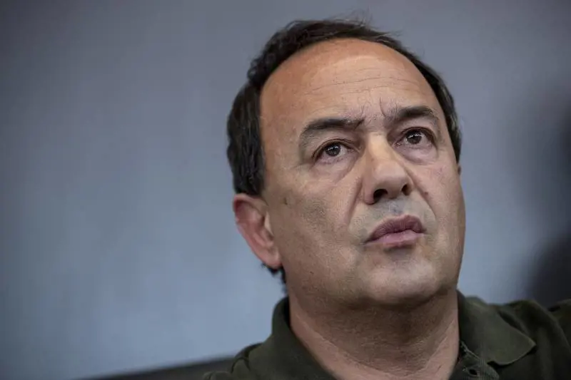 I vip di sinistra mettono mano al portafoglio per Mimmo Lucano