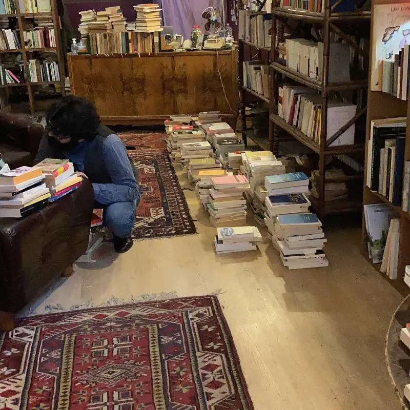 La biblioteca si fa eterna se è piena di "libri risorti"