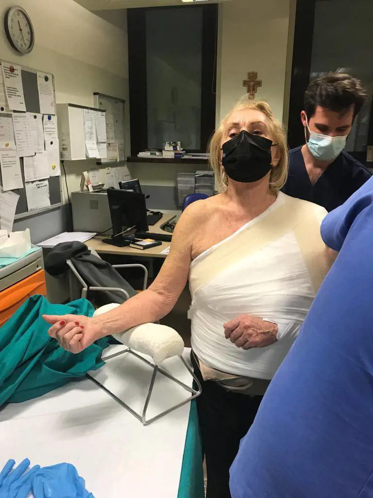 "Si è rotta l'omero": grande paura per Simona Ventura