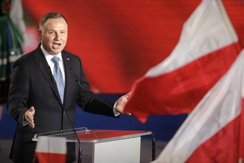 "Pronti a ospitare armi nucleari Nato": la mossa della Polonia che irrita la Russia
