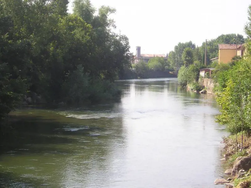 Acque contaminate dal Covid, ecco dove è vietato fare il bagno