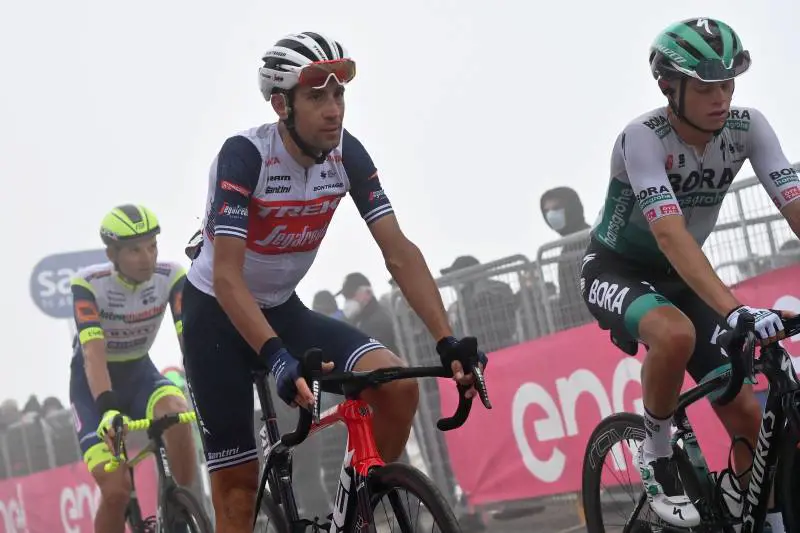 Nibali sbarca e fa sperare: "Sto bene, molto bene"