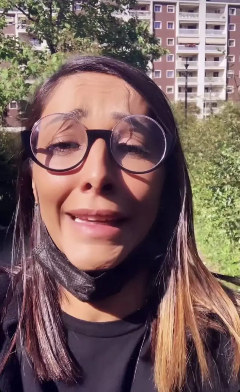 Panico per la Moreira: "Sono un'extracomunitaria, ridammi i documenti"