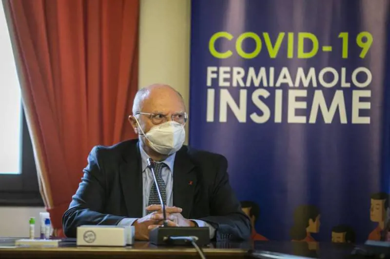 Il catastrofista Galli capitola: "Dai vaccini la svolta"