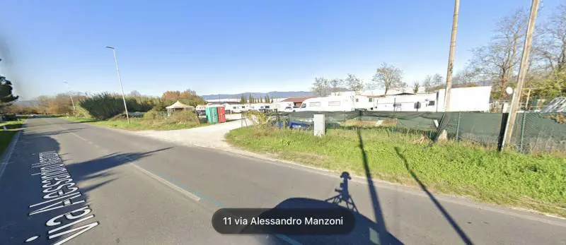 Il sindaco Pd dà 72mila euro ai rom per farli andare via