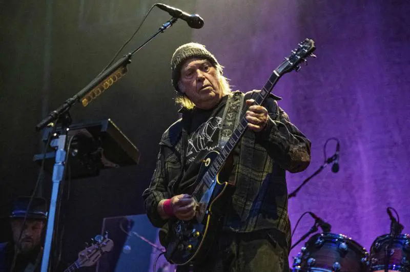 Neil Young raro e inedito nei tesori di "Archive 3"