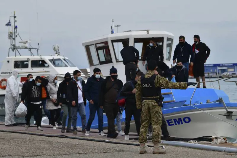 I "cannoni sonori" per respingere i migranti: come funzionano