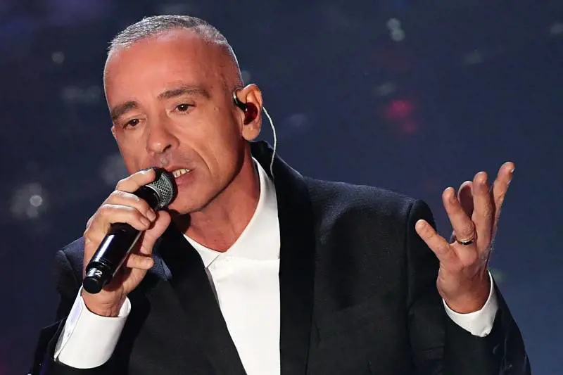 L'indignata e il panico dei cantanti maschi