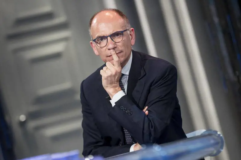 Roma ultima fermata per Letta: così può essere spedito a casa