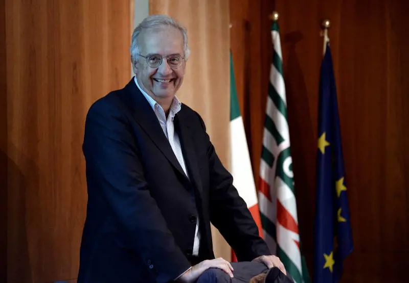 I 140 assessori "alla gentilezza", la carica di una dolce ipocrisia