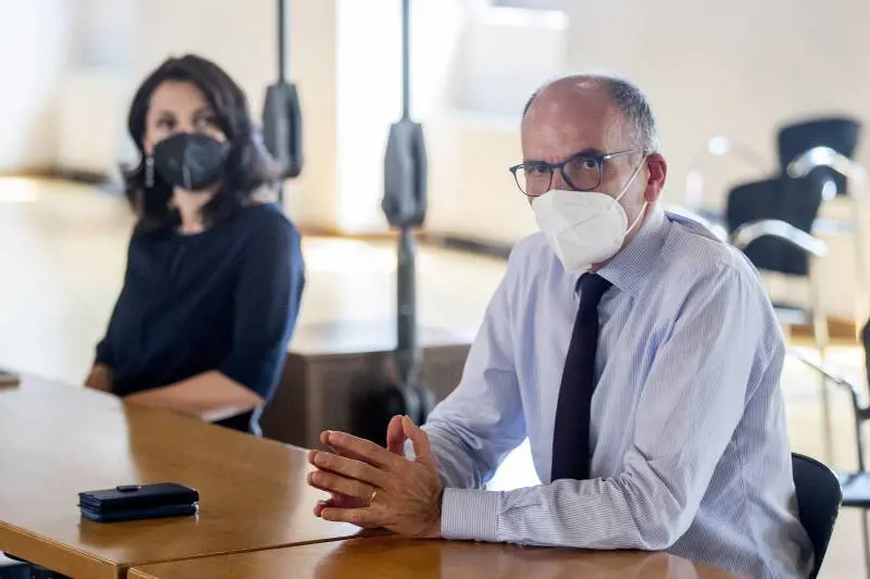 Il Pd diviso pure su Conte: si sente escluso sul Colle