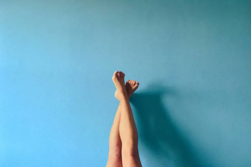 Gambe gonfie? Ecco i rimedi naturali