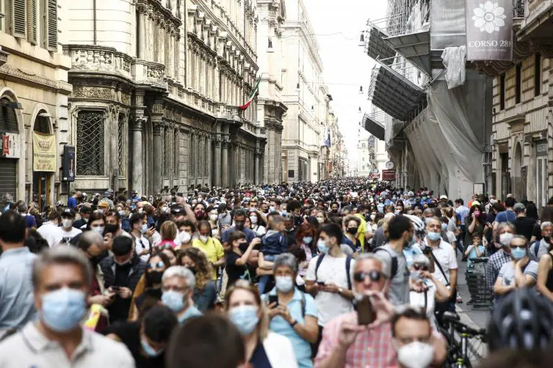 Via la mascherina? Le date: tutte le ipotesi