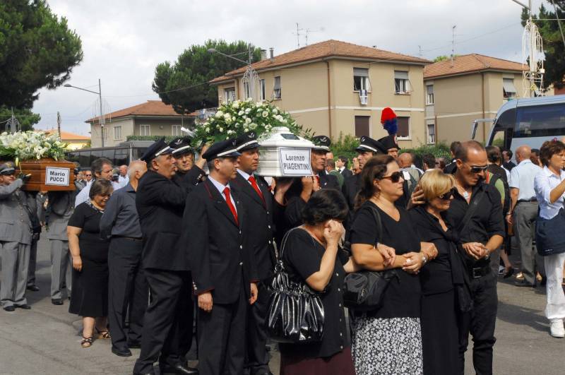 Funerali strage di Viareggio