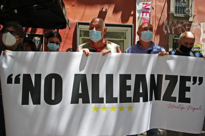 L'alleanza Pd-M5s crolla nelle città. L'unica isola felice per ora è Napoli